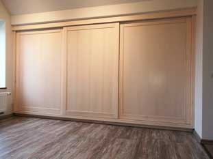Einbauschrank in Kiefer weiß geölt mit Geheimfach