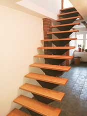Treppenstufen aus Multiplex, geölt