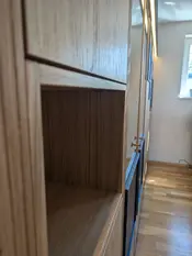 Wohnzimmer mit echten Gemälde auf Leinwand