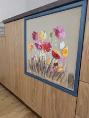 Wohnzimmer mit echten Gemälde auf Leinwand