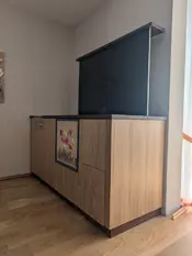Wohnzimmer mit echten Gemälde auf Leinwand