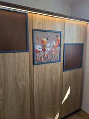 Wohnzimmer mit echten Gemälde auf Leinwand